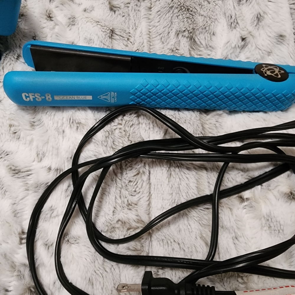 EVALECTRIC FLAT IRON